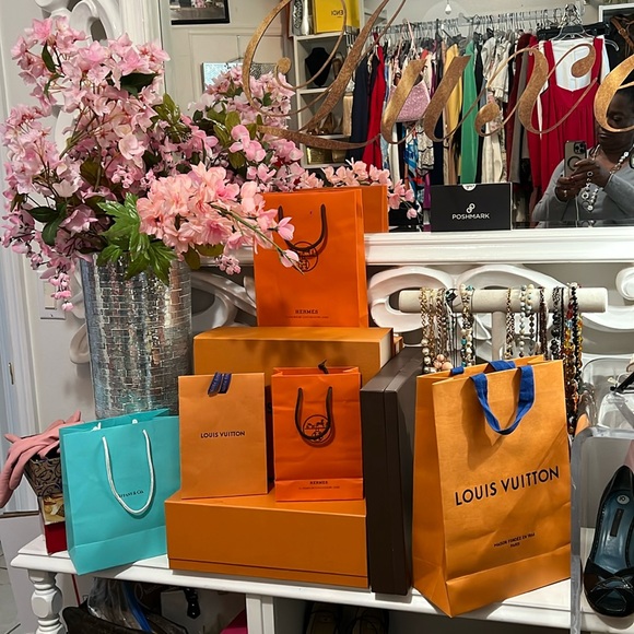 LUXURY LV BAGS OR LARGE LV BOX - Picture 1 of 2